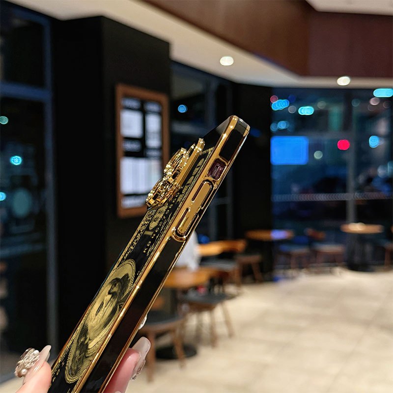 High-End Quality! A Gold-Plated Phone with Classic Elements And Creative Designs, Featuring UV Printing, Wear-Resistant And Anti-Slip Properties, Made from PC Material, Compatible with Various for iphone Models Including 17/1